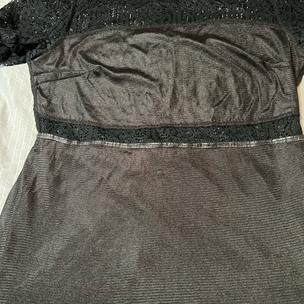 Cupshe Top Cut Out Lace Eyelet Short Sleeve Zip Peek A Boo Middle Women Sz Large - Picture 8 of 8